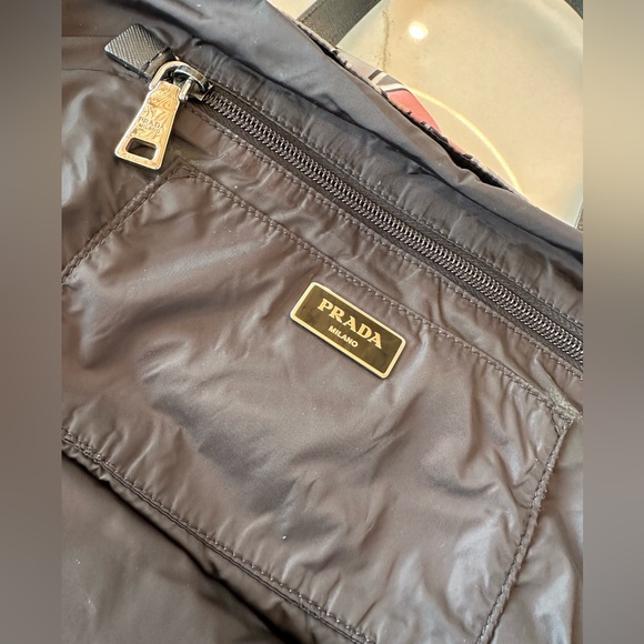 Prada Printed Tessuto Nylon Tote with Saffiano Leather *Authenticated* - Picture 9 of 11